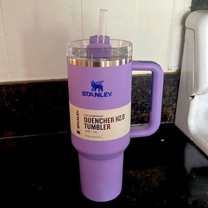 New with tags purple 40 oz stanley